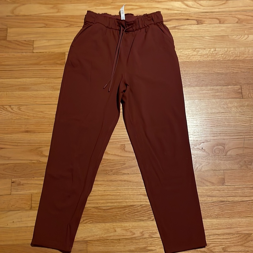 Lululemon 7/8 stretch high rise pants size 6